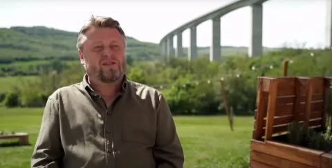 Gyász a Balatonnál: Elhunyt a kőröshegyi éttermes legenda